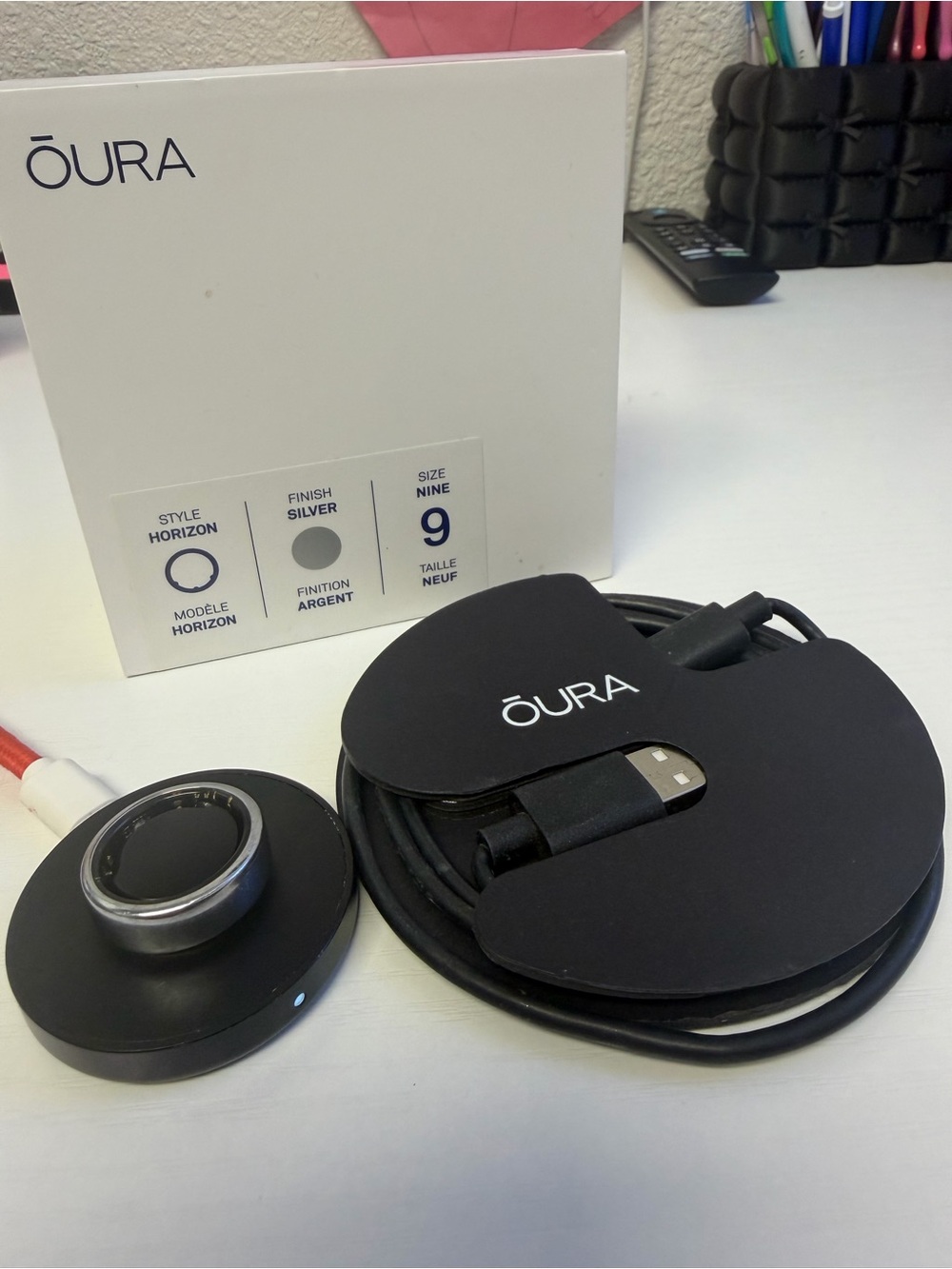 Oura Horizon Charging Dock & Cable - Black